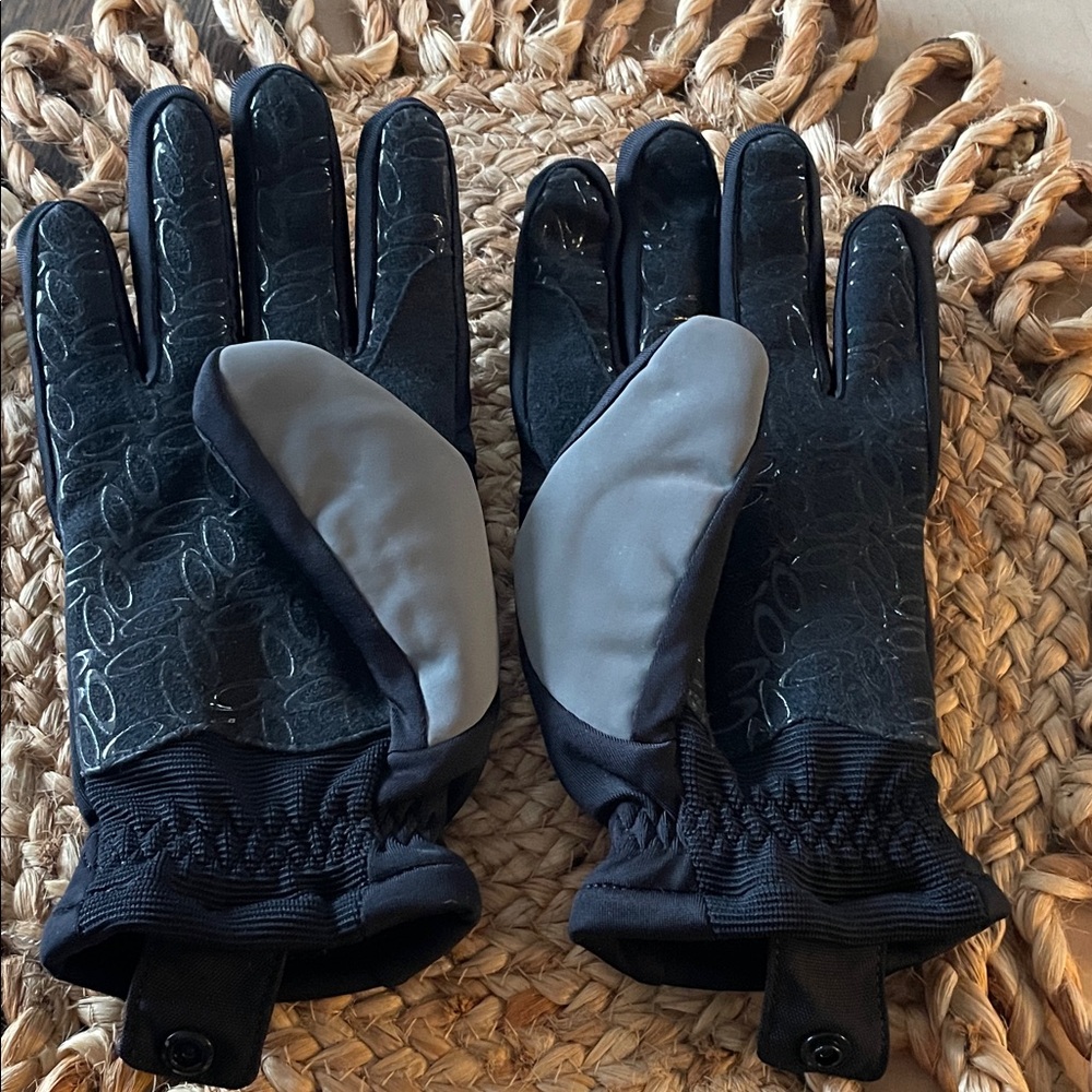 Oakley Women’s Snow Gloves size Medium